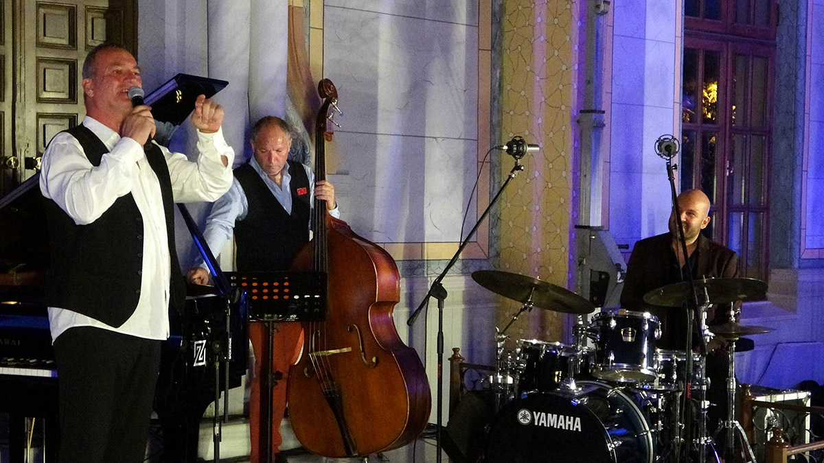 Edirne’de bu yıl ilk kez düzenlenen Uluslararası Trakya Caz Festivali, Kerem Görsev, Volkan Hürsever ve Ferit Odman’dan oluşan Kerem Görsev Trio’nun sahnesi ile sona erdi.