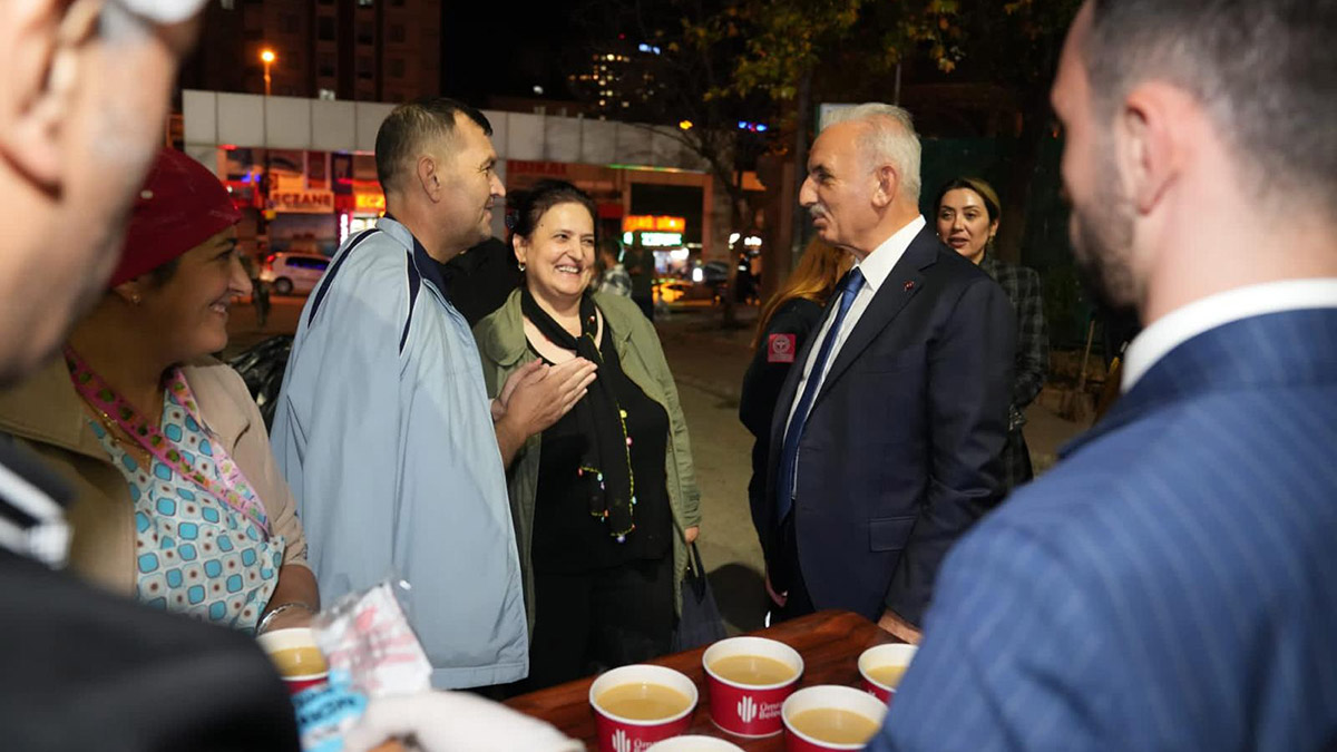 Ümraniye Belediyesi çorba dağıttı