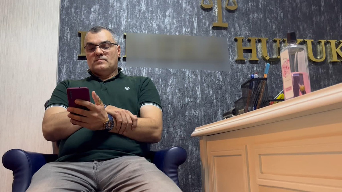 İstanbul'da bazı hukuk bürosundan arayan kişiler, uzun süre teslim alınmamış kargolar nedeniyle icra takibi başlatıldığını söyleyerek, 100-200 TL arasında bir ödeme yapılırsa yasal sürecin durdurulacağını söylüyor.