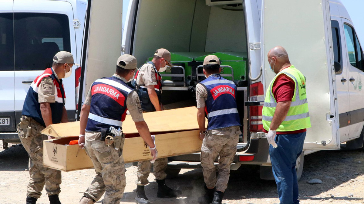 Van Gölü'nde 61 kaçak göçmenin öldüğü tekne faciasıyla ilgili Van 7. Ağır Ceza Mahkemesi'nde görülen 10'uncu duruşmada karar çıktı.
