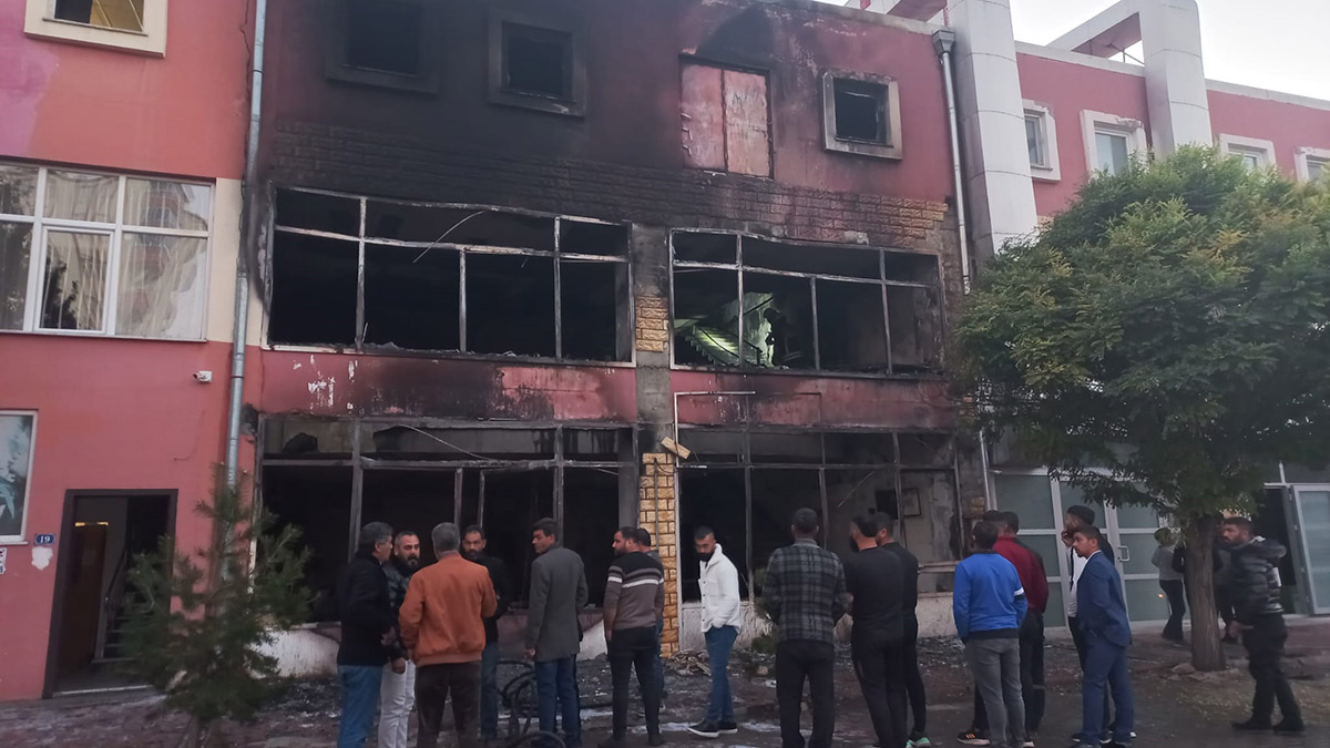 Kayseri'de yatak imalathanesinde yangın