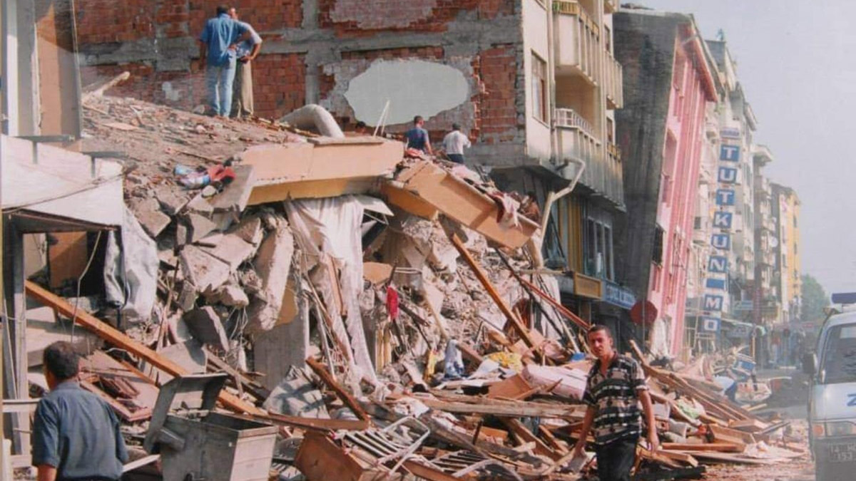 12 Kasım 1999 depreminin acısı dinmiyor