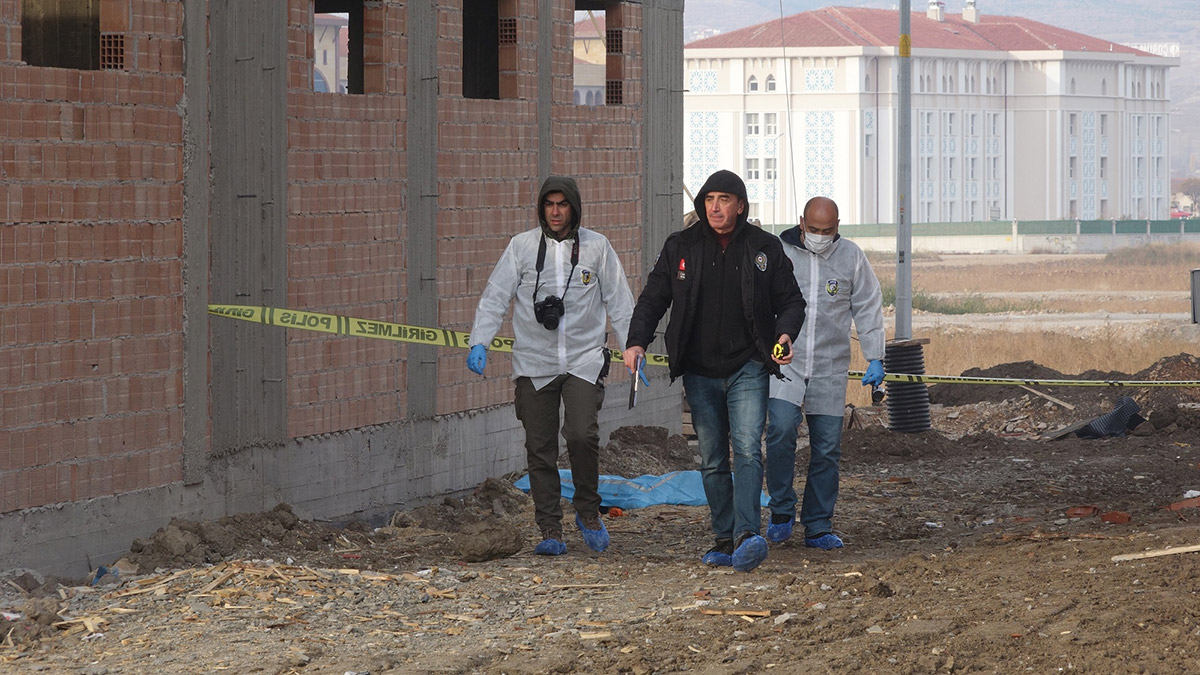 17 yaşındaki genç inşaat alanında ölü bulundu