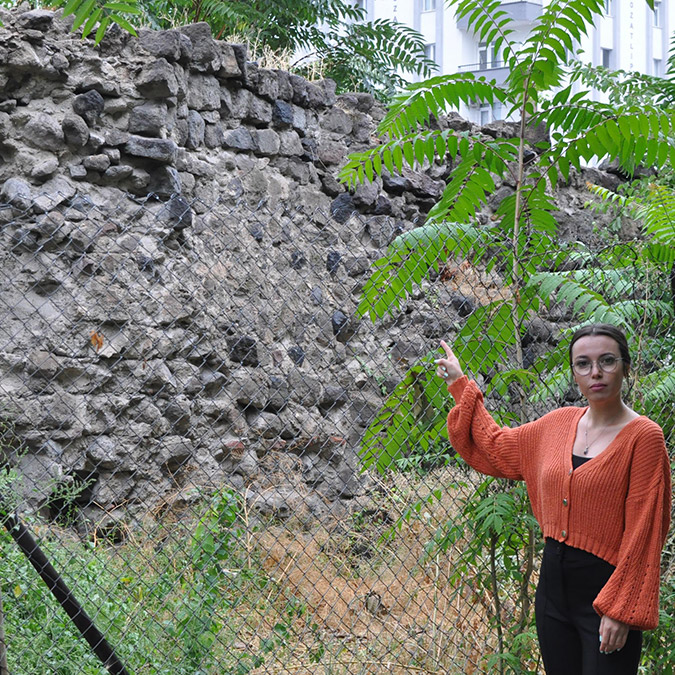 688 yıllık Gülük Hamamı yok oluyor