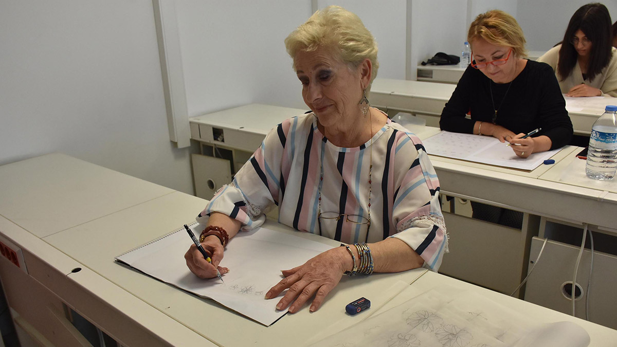 72 yaşında üniversiteli oldu