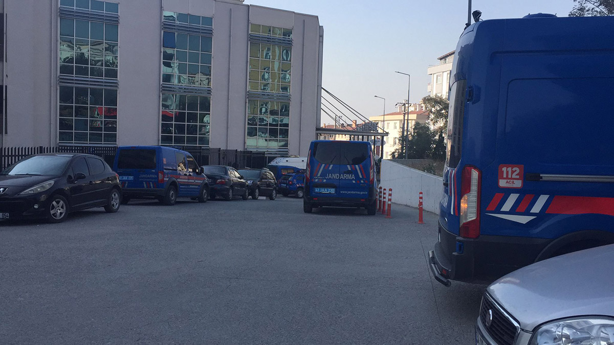 Kocaeli'nde 80 işçi hastanelik oldu