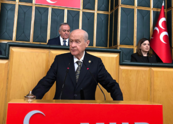 AK Parti'nin siyasi parti ziyaretleri doğru bir adım