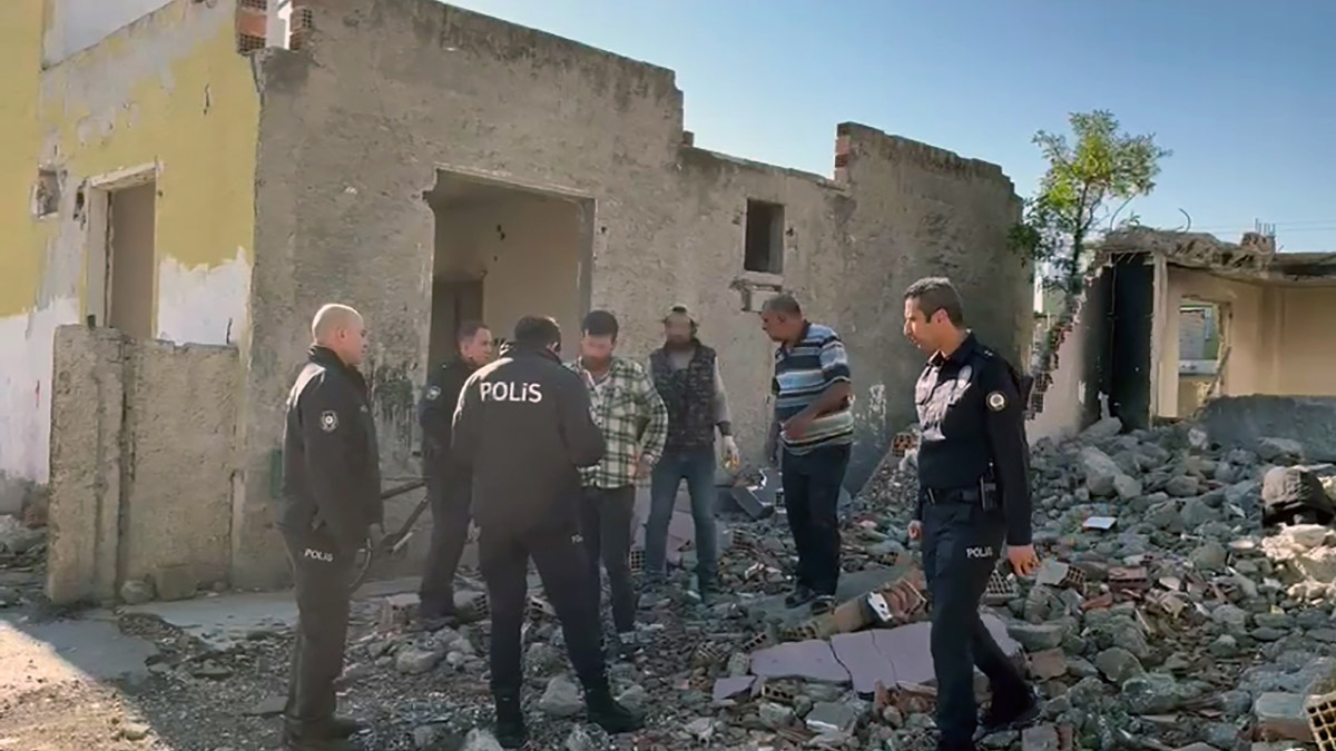 Adana'da 'Cono aşireti'nin mahallesinde 8 gözaltı