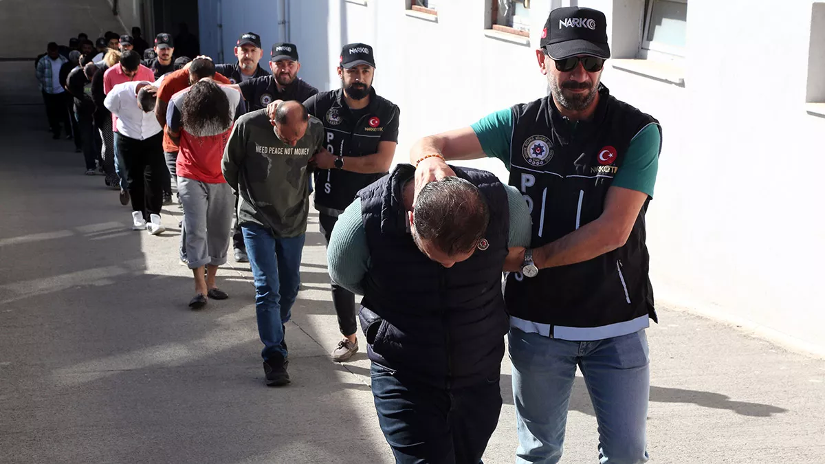 Adana'da torbacı operasyonu: 18 gözaltı