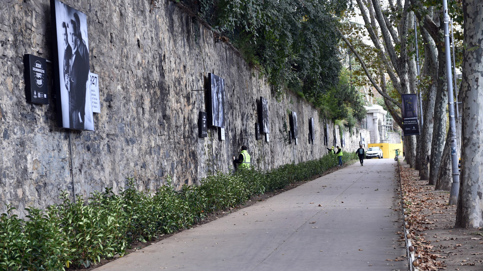 Ağaçlı yoldaki atatürk açık hava sergisi yenileniyor