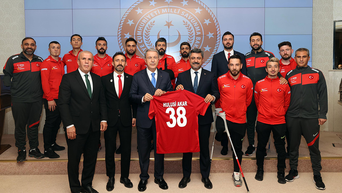 Ampute Futbol Milli Takımı Akar'ı ziyaret etti