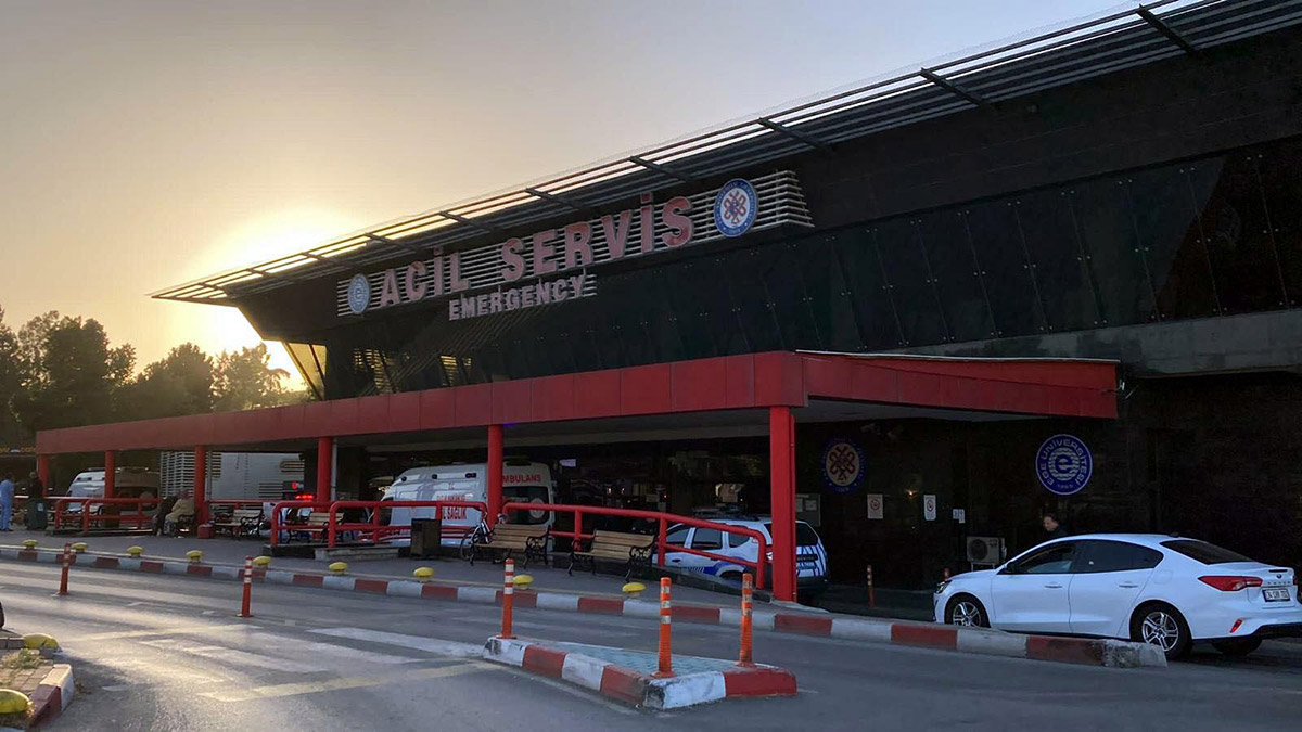 Annesini bıçakla yaralayıp intihara kalkıştı