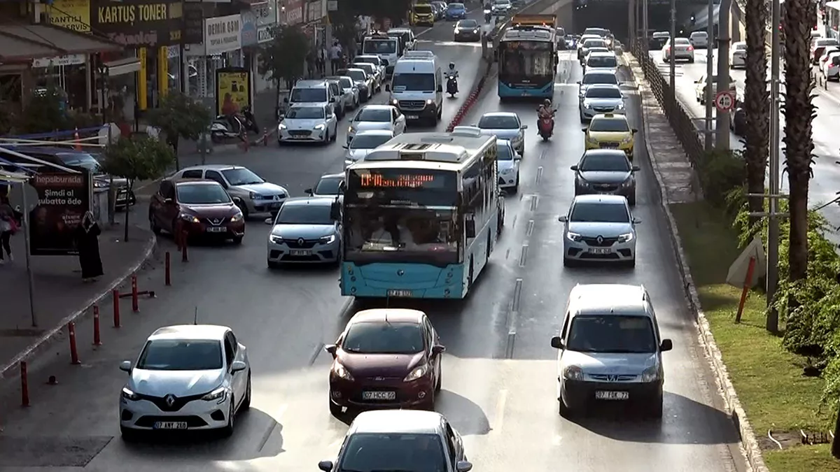 Antalya trafiğindeki araç sayısı 7,21 arttı