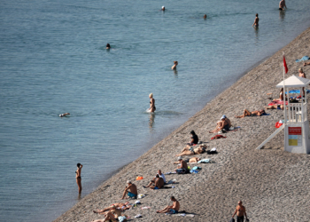 Antalya'da turistler kasım ayında denize girdi