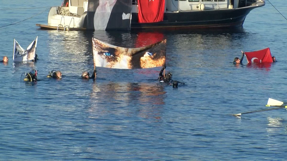 Atatürk, Ata'ya saygı dalışı ile anıldı