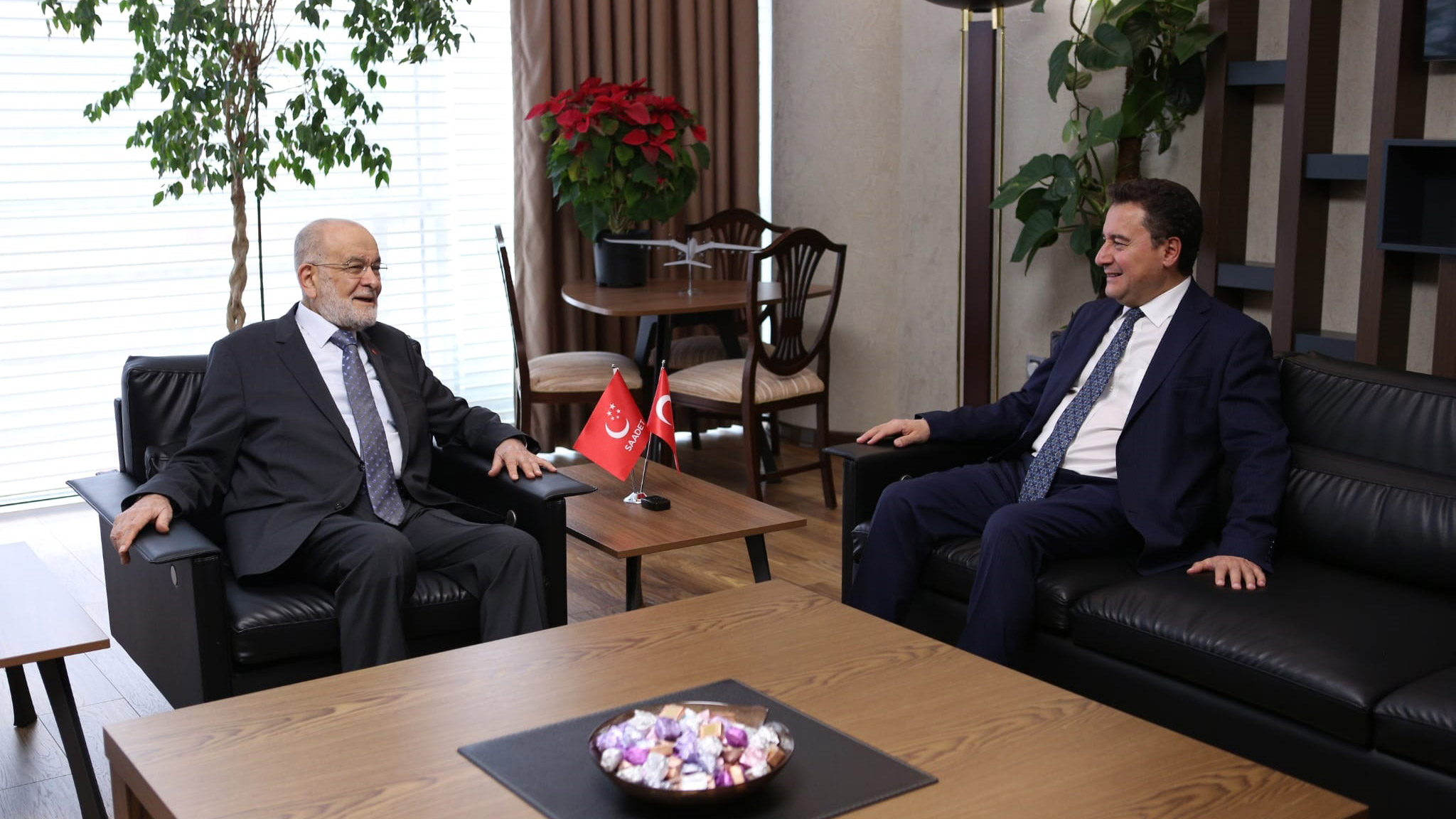 Babacan 6'lı masa öncesi ikili görüşmelere başladı