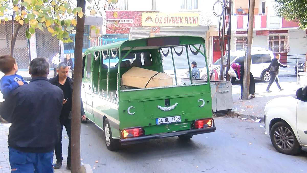 Bağcılar'da eşini uykusunda öldürdü