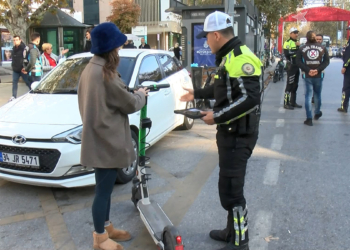 Bağdat Caddesi'nde skuter denetimi  