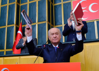 Bahçeli'den 6'lı masaya anayasa çağrısı
