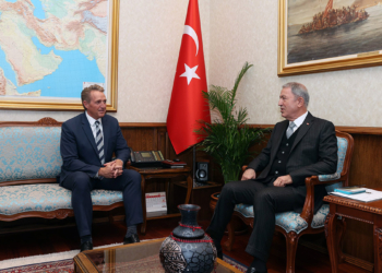 Bakan Akar, ABD Büyükelçisi Flake'i kabul etti