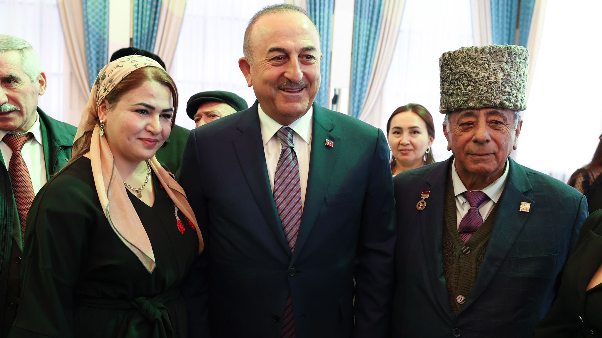 Bakan Çavuşoğlu Ahıska Türkleri ile buluştu