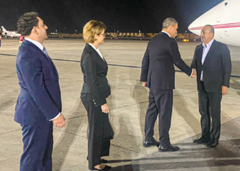 Bakan Çavuşoğlu BAE'ye geldi