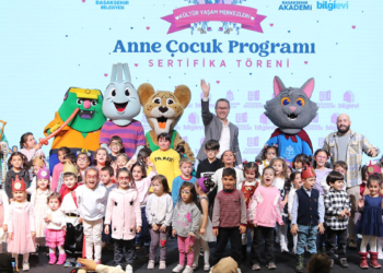 Başakşehir Anne Çocuk Merkezi'nde sertifika töreni