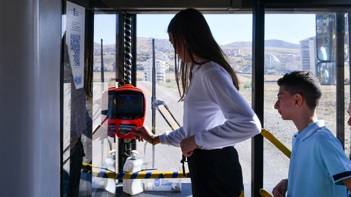 Toplu taşımalarda taşınan hikayeler