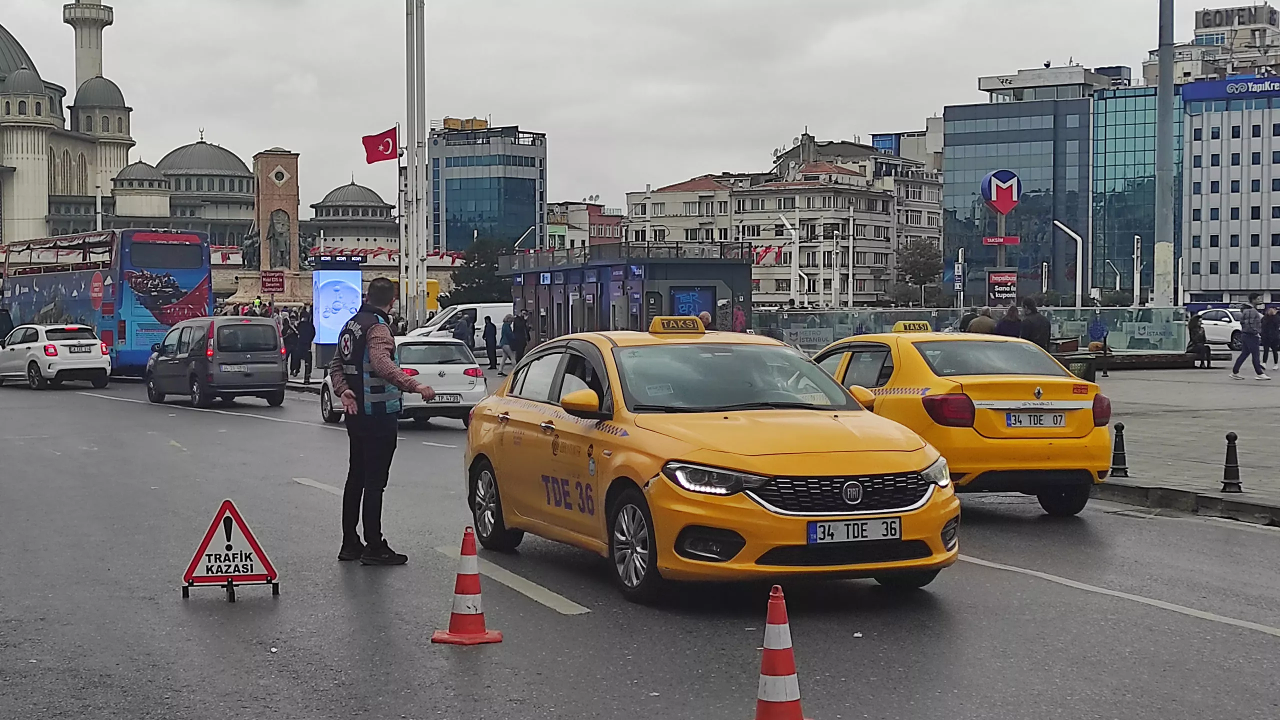 Beyoglunda taksi denetimi gerceklestirdin scaled - yerel haberler - haberton