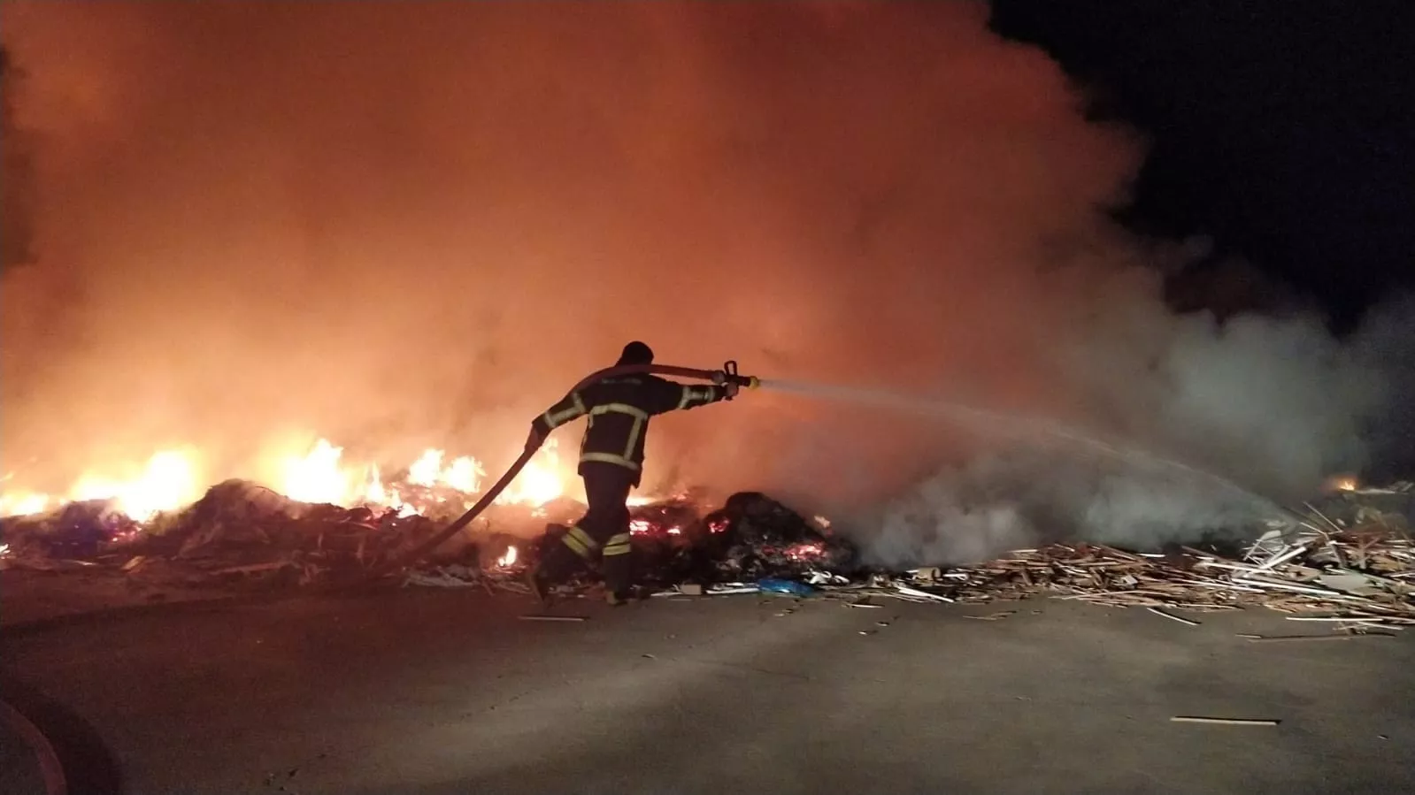 Bingöl'de organize sanayi bölgesinde yangın