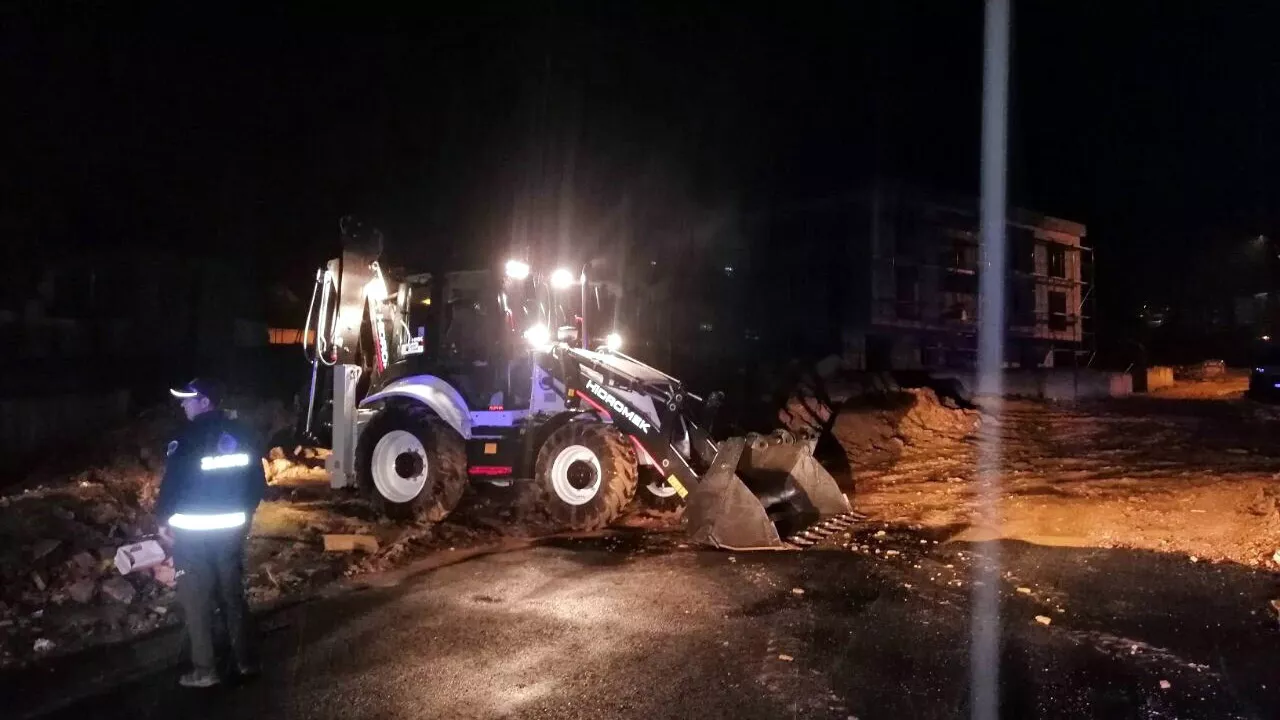 Bodrumdaki yagmurun kirlettigi yollar temizlendia - yerel haberler - haberton