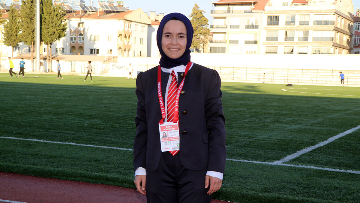 Burdur amatör kümenin tek kadın saha komiseri