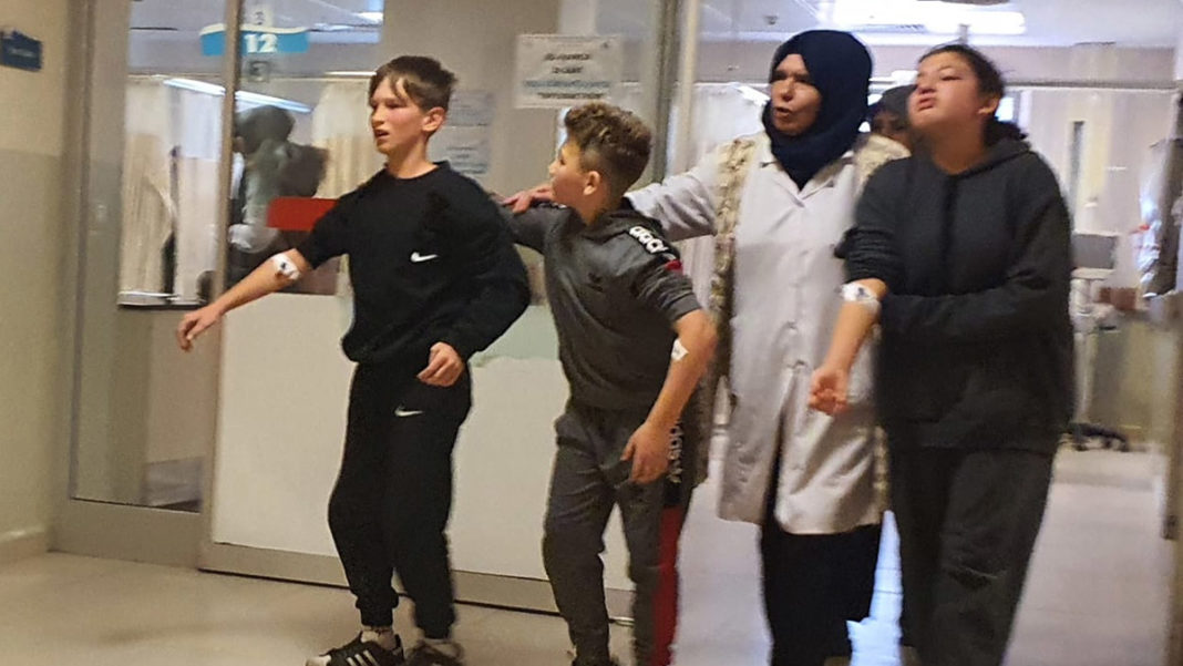 Bursa'da 13 öğrenci hastaneye kaldırıldı