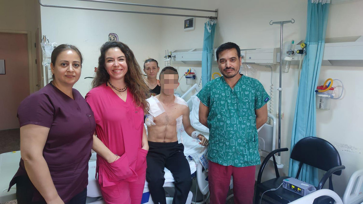 Çocuk hastaya aynı anda 3 kapalı ameliyat