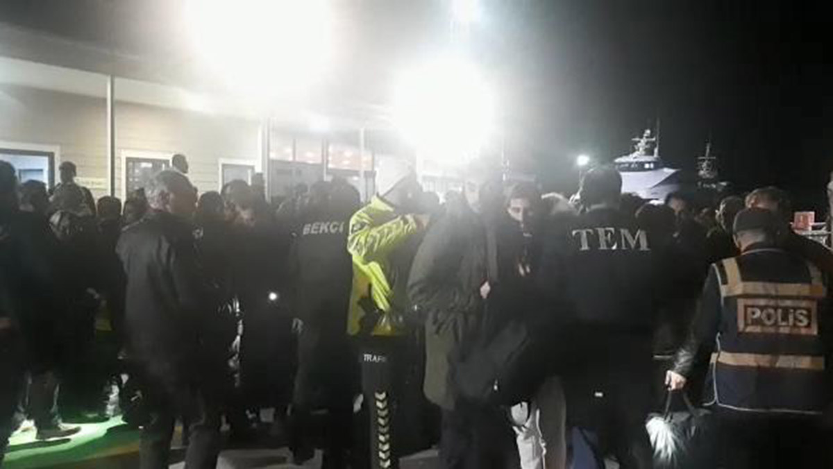 Deniz otobüslerinde bomba araması yapıldı