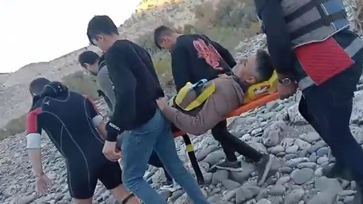 Doğa gezisinde ayağı kırılan adam kurtarıldı