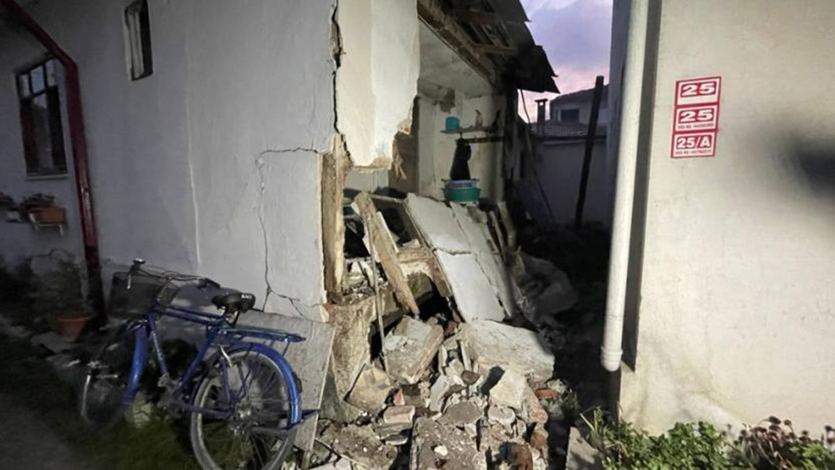 Düzce'deki depremde 100 artçı sarsıntı oldu