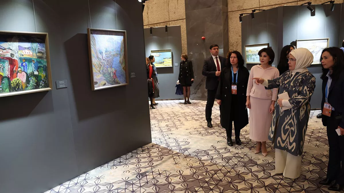 Emine erdoğan, özbekistan'ın renkleri sergisi'ni gezdi