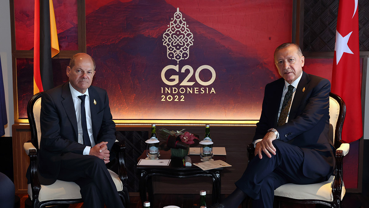 Erdoğan, Almanya Başbakanı ile bir araya geldi