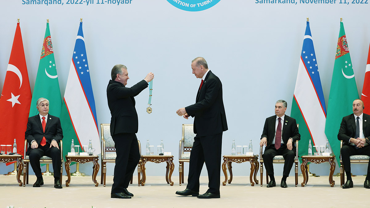 Erdoğan'a Türk Dünyası Ali Nişanı taltif edildi