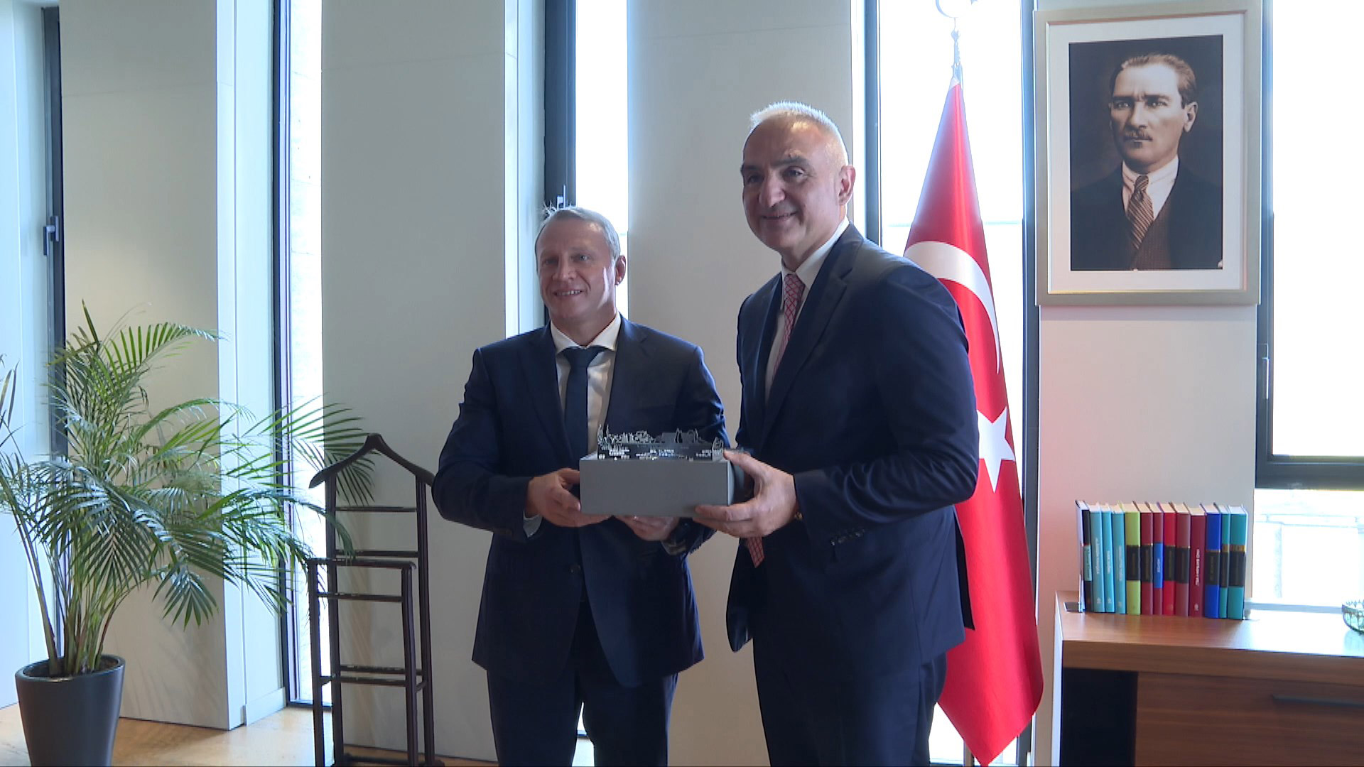 Ersoy İsrail Turizm Bakanı Razvozov ile görüştü