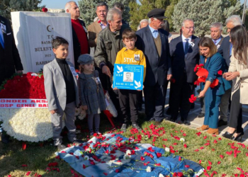 Eski Başbakan Bülent Ecevit mezarı başında anıldı