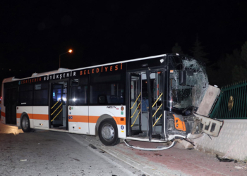 Eskişehir'de otobüs kazası: 10 yaralı