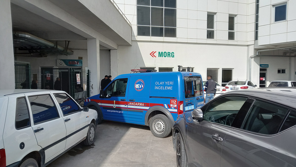 Fabrikada pres makinesine sıkışan işçi öldü 