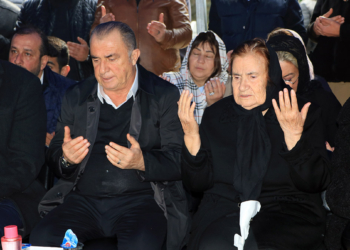 Fatih Terim'in annesi hayatını kaybetti