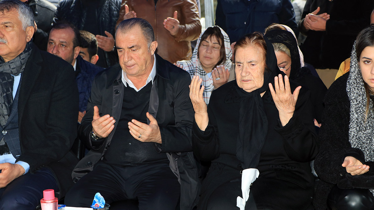 Fatih Terim'in annesi hayatını kaybetti