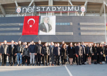 Galatasaray Atatürk için anma töreni düzenledi