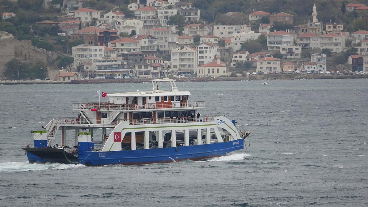 Gökçeada ve Bozcaada feribot seferleri iptal edildi