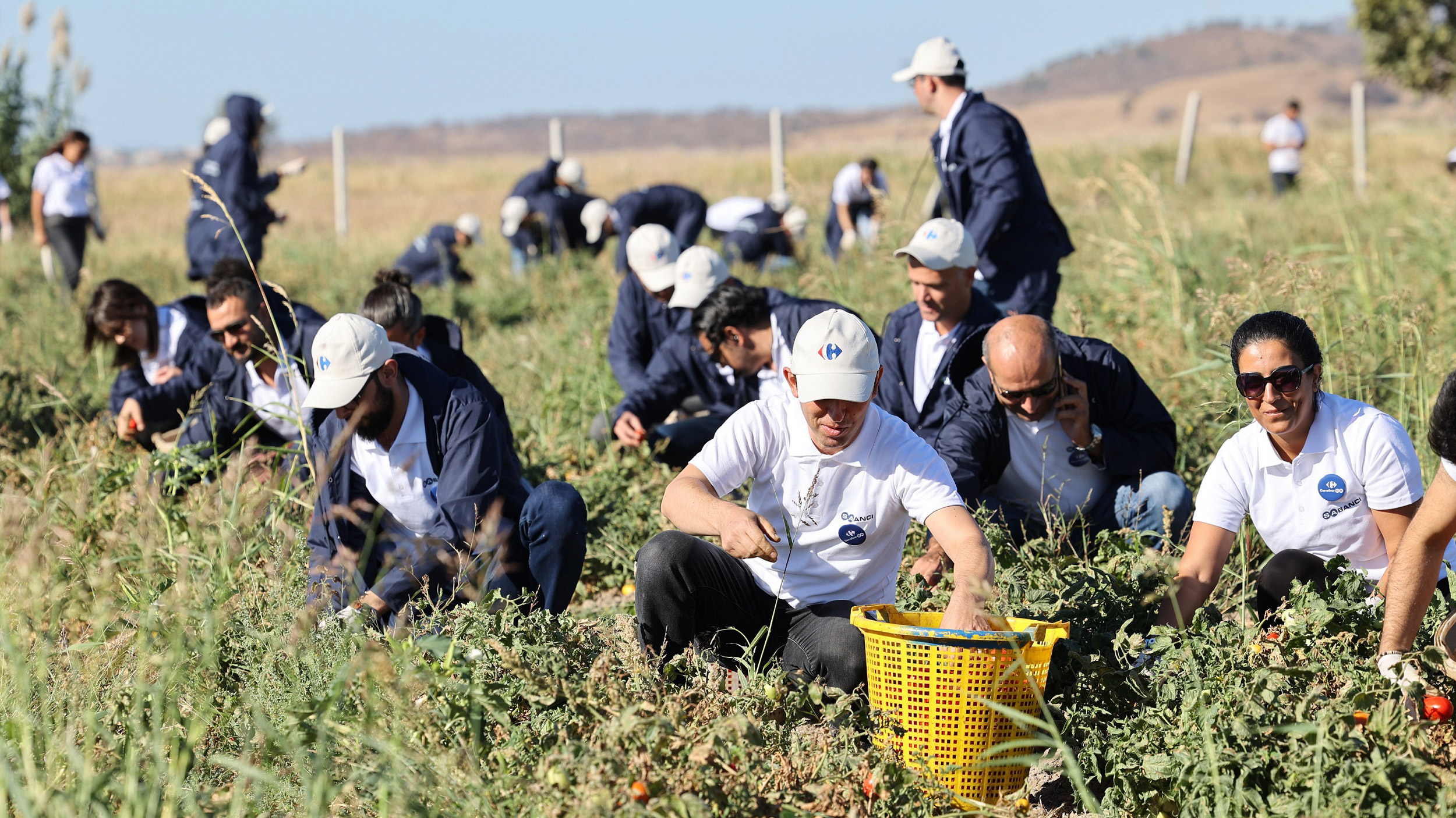 Gönüllüler 1 ton atığı geri dönüşüme kazandırdı