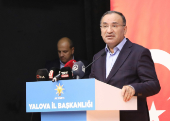Hamburgerler siyasetçiye güç vermez